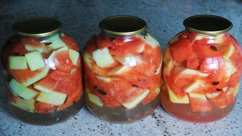 Wie man köstliche Wassermelonen mit Aspirin für den Winter in Gläsern zubereitet