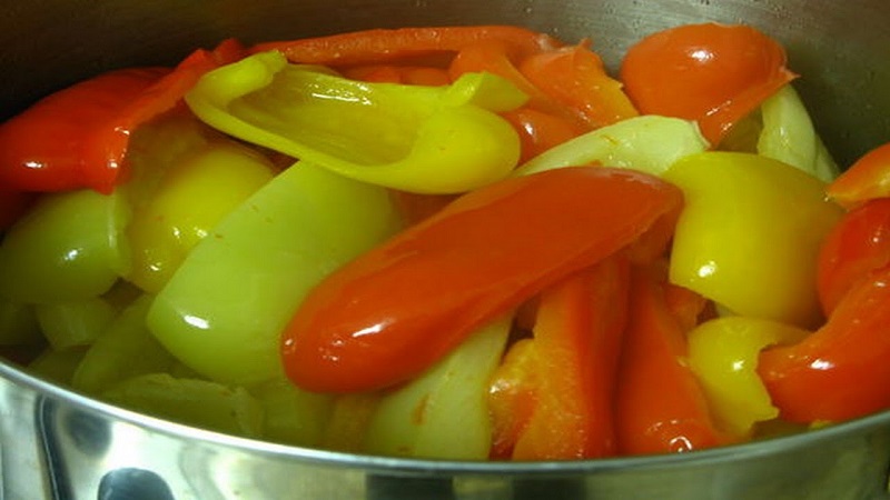 Die leckersten und einfachsten Rezepte für eingelegte Paprika für den Winter ohne Sterilisation von Dosen