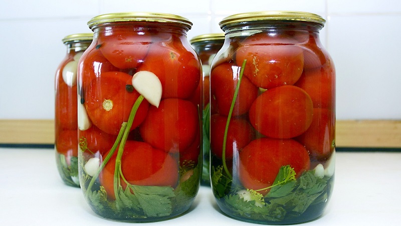 Top 10 ungewöhnliche Tomatenrezepte für den Winter: wie man leckere Tomaten kocht und richtig aufrollt