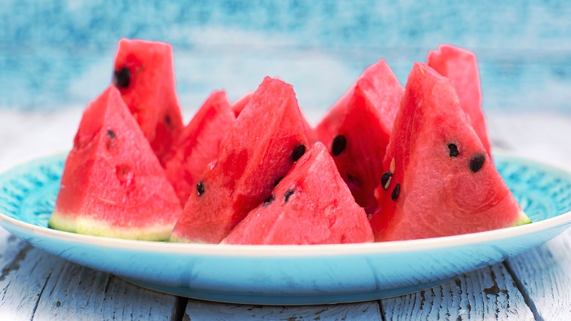 Warum ist Wassermelone nützlich zum Abnehmen, ist es möglich, sie zu essen, während man gegen Fettleibigkeit kämpft, Optionen für eine Wassermelonendiät