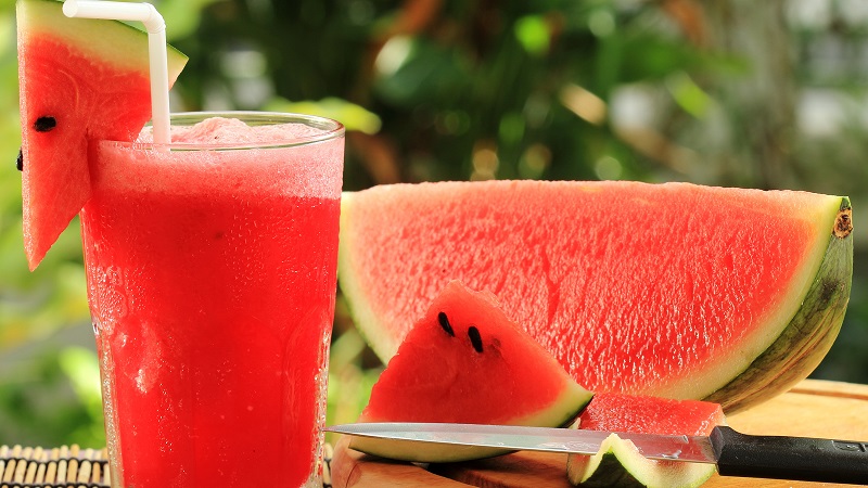 Warum ist Wassermelone nützlich zum Abnehmen, ist es möglich, sie zu essen, während man gegen Fettleibigkeit kämpft, Optionen für eine Wassermelonendiät