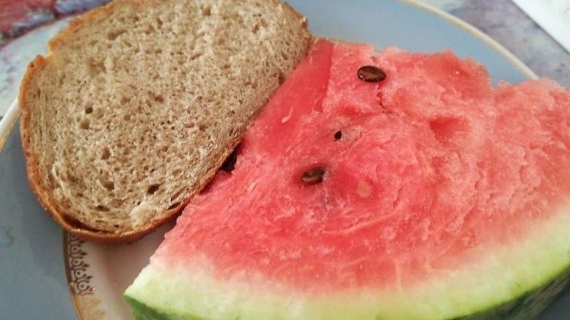 Wir reinigen den Darm mit Wassermelone: ​​Rezepte