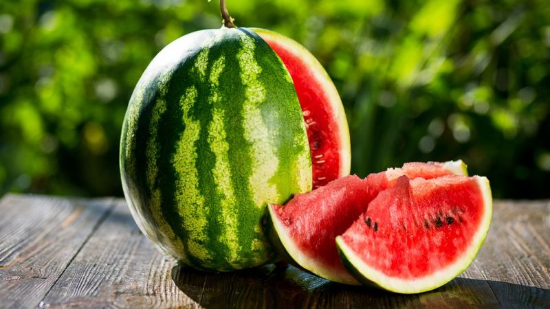 Die Gründe, warum Wassermelone bitter ist und es möglich ist, eine solche Frucht zu essen