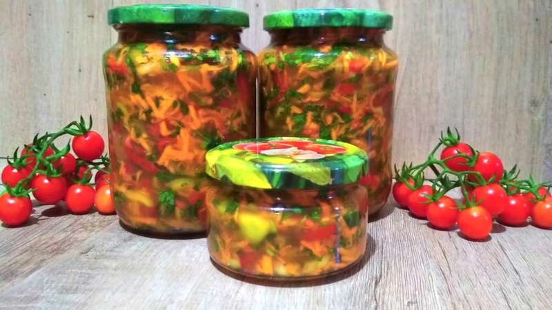 Kochen eines Dressings für Karottensuppe für den Winter