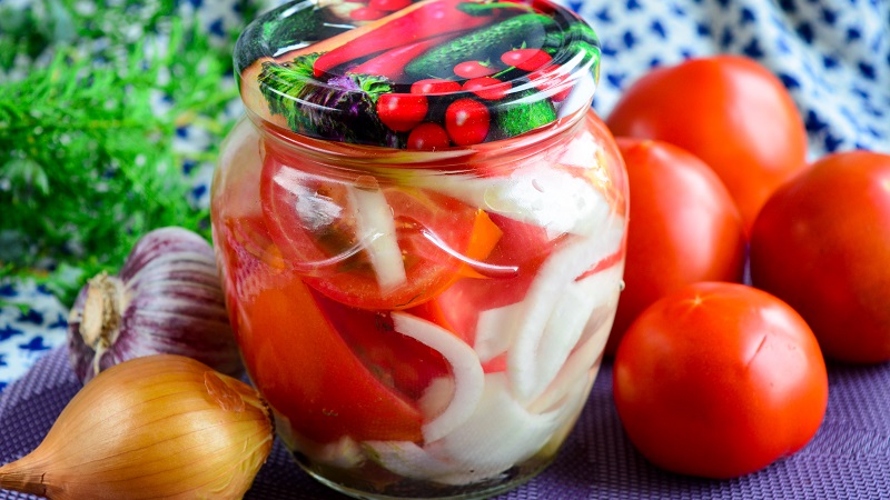 Erstaunlich schmeckende Rezepte für Tomaten mit Sellerie für den Winter