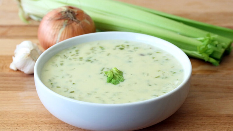 Schneller und leckerer Gewichtsverlust bei Zwiebelsuppe