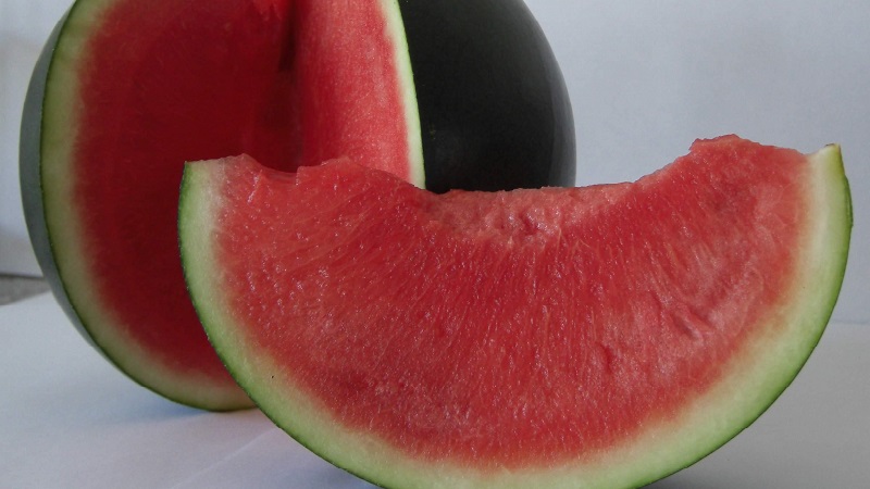 Was ist schwarze Wassermelone: ​​Beschreibung, Eigenschaften und die besten Sorten dieser Art