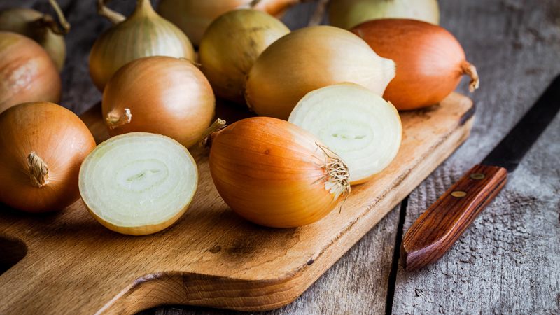 Ist es möglich, Zwiebeln mit Gastritis mit hohem oder niedrigem Säuregehalt zu essen?