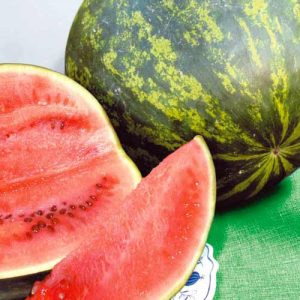 Die Namen früher Sorten von Wassermelonen für offenes Gelände und Bewertungen darüber