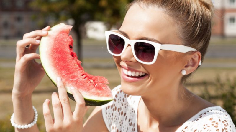 Die treue Freundin einer Frau ist eine Wassermelone: ​​Wie nützlich ist sie für den Körper?