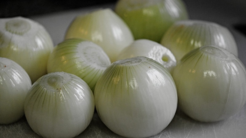 Was tun mit geschälten Zwiebeln? Wie hält man sie länger?