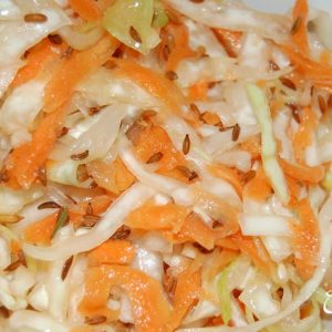 Wie man schnell und lecker Sauerkraut mit Kümmel kocht