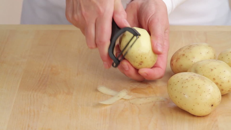 Für welche Pflanzen können Kartoffelschalen als Dünger verwendet werden