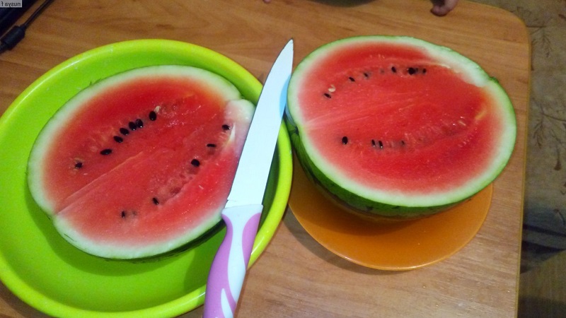 Ist es möglich, rosa Wassermelone zu essen und warum ist es so