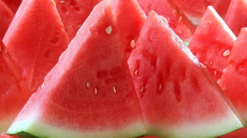 Ist es möglich, rosa Wassermelone zu essen und warum ist es so