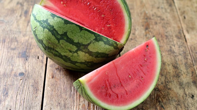 Ist es möglich, rosa Wassermelone zu essen und warum ist es so