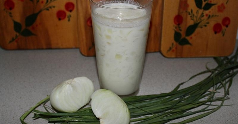 Hilft Milch mit Zwiebeln beim Husten und wie man sie richtig anwendet?