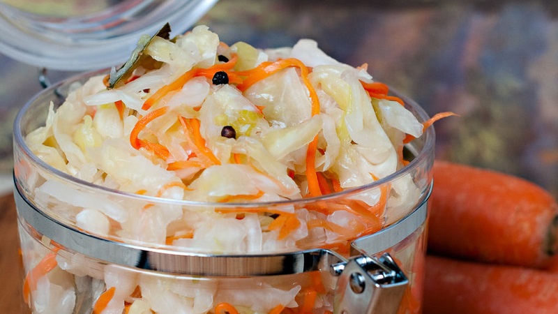 Kochtechnik und die besten Rezepte für Sauerkraut mit Zucker