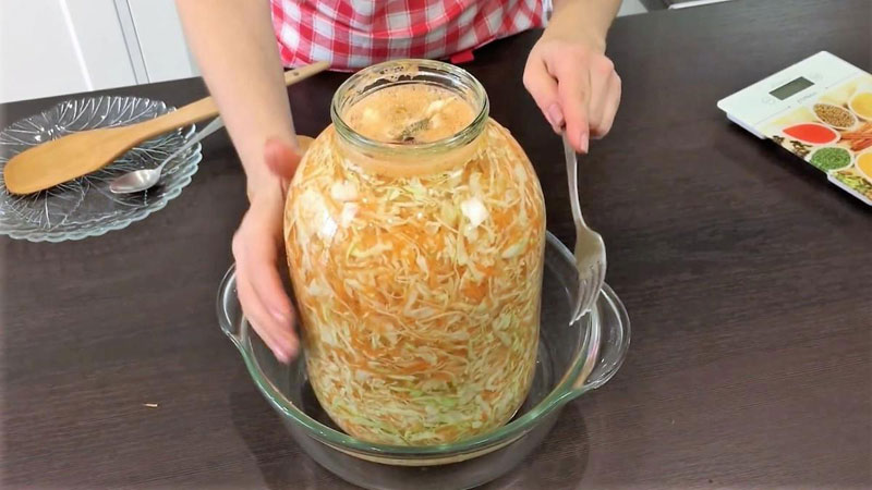 How to prepare sauerkraut with honey for the winter is tasty and simple