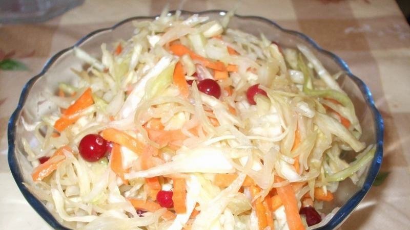 How to prepare sauerkraut with honey for the winter is tasty and simple