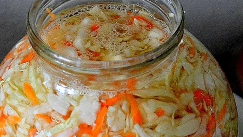 Rezepte für leckeres Sauerkraut in 3-Liter-Gläsern für den Winter und Empfehlungen für die Aufbewahrung von Snacks