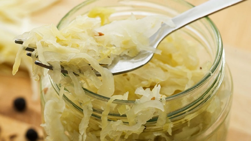 Warum können Sie mit Sauerkraut vergiftet werden und was tun, wenn dies passiert?