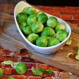 Bewährte Möglichkeiten, Rosenkohl für den Winter frisch, gefroren und in Dosen zu lagern