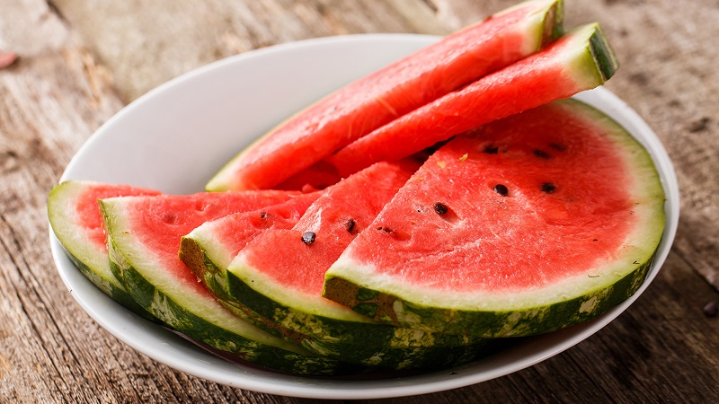 Wie man Wassermelone gegen Blasenentzündung verwendet: Wie viel kann man tagsüber essen?