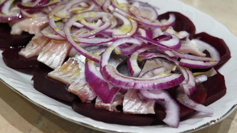 Die leckersten Rezepte: wie man Zwiebeln in Essig einlegt