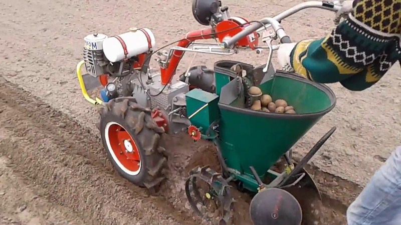 Schritt-für-Schritt-Anleitung zum Erstellen eines hausgemachten Kartoffelpflanzgefäßes