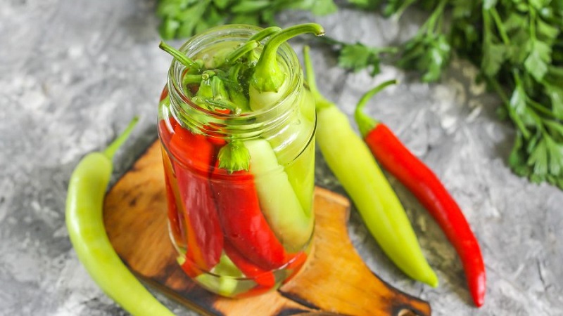 Bitterer Pfeffer für den Winter - lecken Sie Ihre Finger: Rezepte mit Fotos und Schritt-für-Schritt-Anleitungen zum Kochen