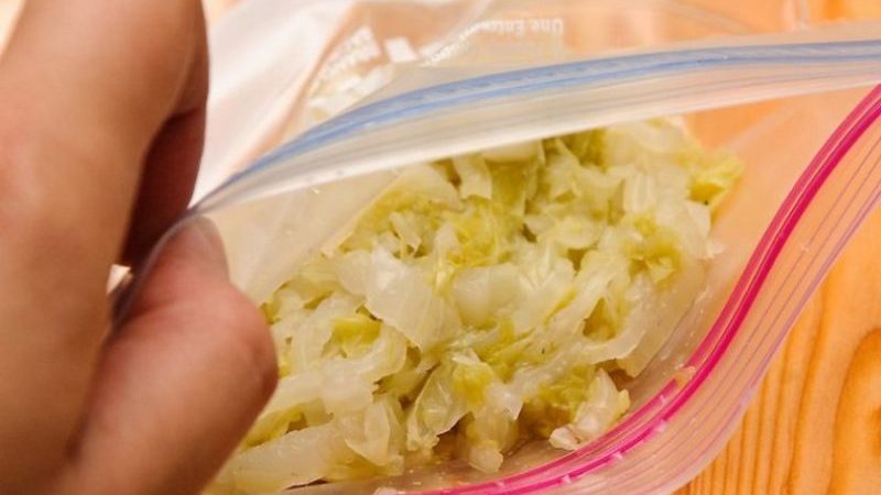 Wir bewahren die Werkstücke lange auf: Ist es möglich, Sauerkraut einzufrieren und wie man es richtig macht