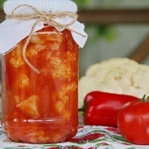 Wie man Blumenkohl in Tomatensaft für den Winter zubereitet: Rezepte