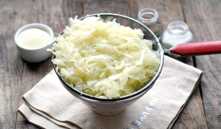 Die chemische Zusammensetzung und der Kaloriengehalt von gekochtem Kohl, die Regeln für seine Herstellung