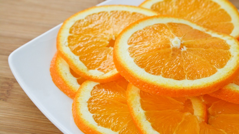 Ein gesunder Snack vor dem Schlafengehen: Kann man nachts Orangen essen?