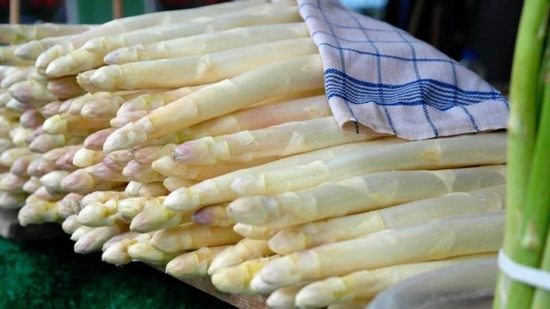 Was ist weißer Spargel und warum ist es diese Farbe?